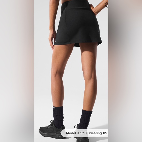 ALO Yoga Airbrush High-Waist Good Form Tennis Skirt- Black/ Size Small - Picture 4 of 11